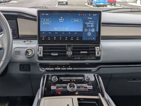 Used 2023 Lincoln Navigator Black Label image 13