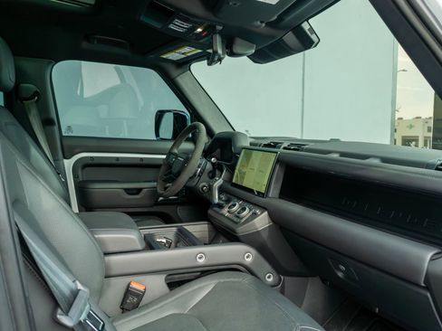 Used 2023 Land Rover Defender 110 image 49