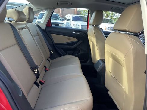 Used 2019 Volkswagen Jetta SE FWD image 13