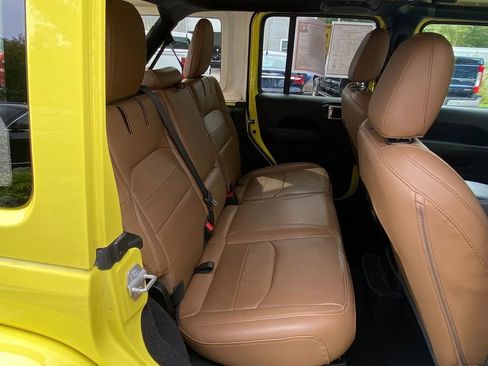 Used 2023 Jeep Wrangler Sahara image 27