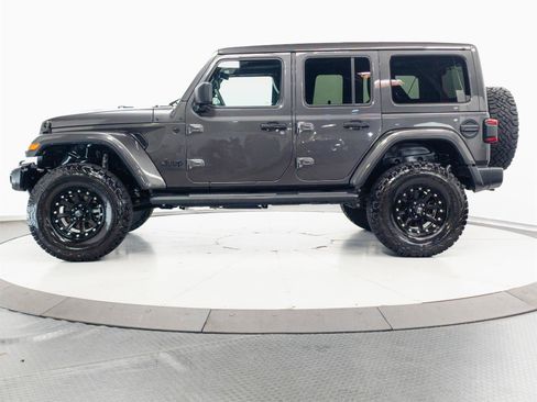 Used 2020 Jeep Wrangler Unlimited Sahara AWD/4WD image 7