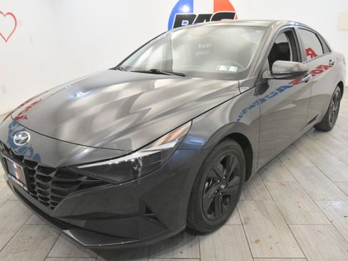 Used 2021 Hyundai Elantra SEL image 1