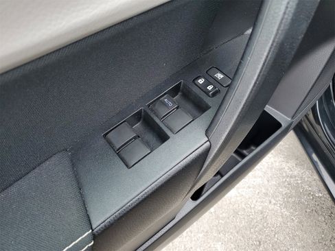 Used 2016 Toyota Corolla LE image 20