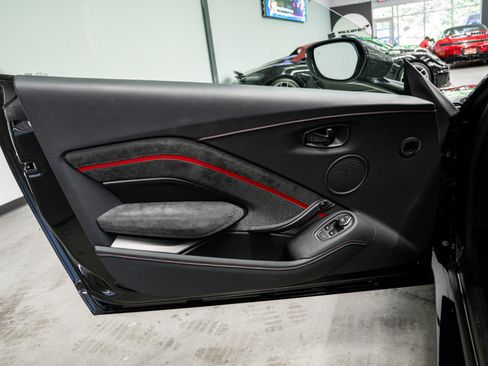 Used 2023 Aston Martin V8 Vantage Coupe RWD image 35