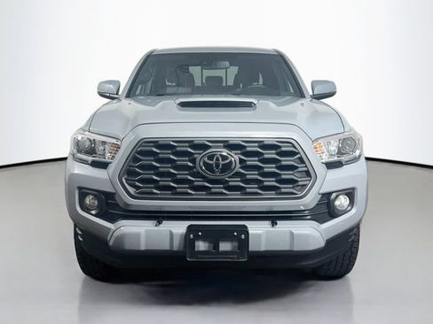 Used 2020 Toyota Tacoma TRD Sport w/ Technology Package AWD/4WD image 2