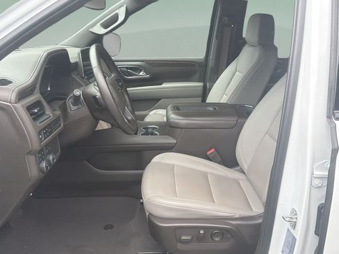 Used 2024 Chevrolet Suburban Z71 AWD/4WD image 25