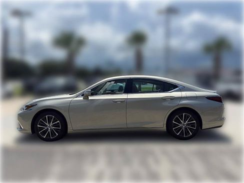 Used 2025 Lexus ES 350 w/ Premium Package FWD image 5
