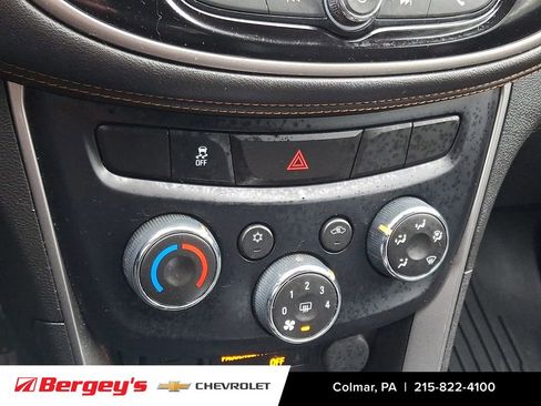 Certified 2020 Chevrolet Trax LT w/ Redline Edition image 17