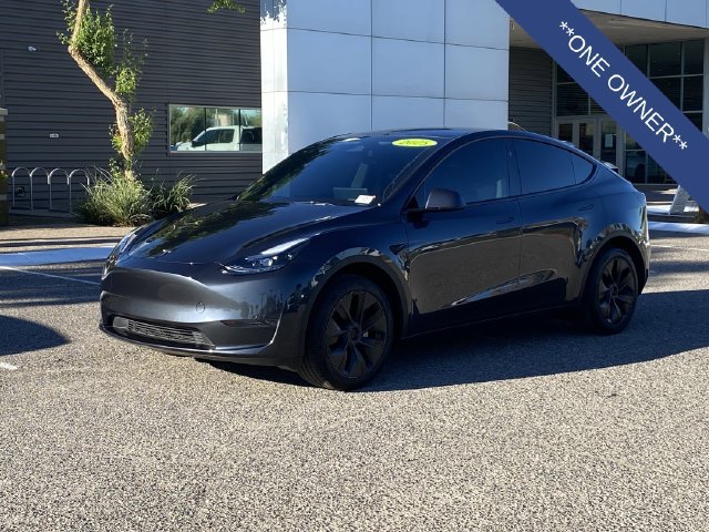 Used 2025 Tesla Model Y Long Range RWD image 2