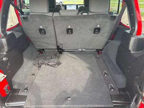 Used 2024 Jeep Wrangler Unlimited Sport AWD/4WD image 12