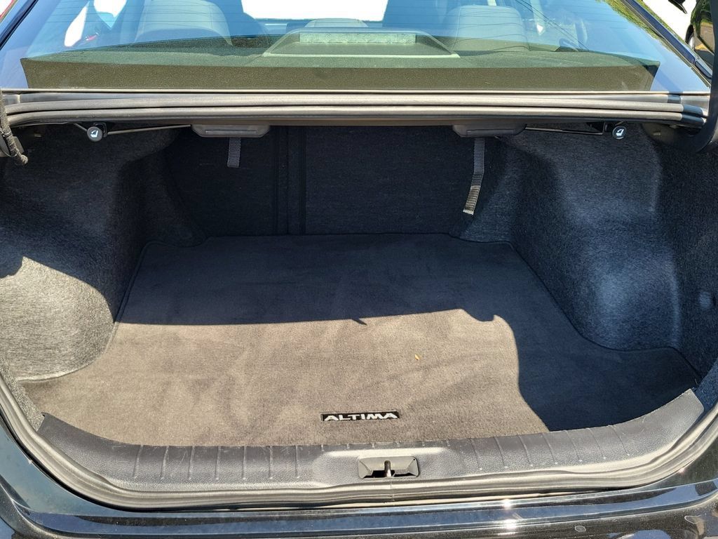 Used 2024 Nissan Altima 2.5 SV FWD image 25