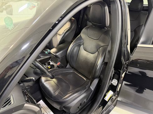 Used 2020 Jeep Cherokee Limited image 10