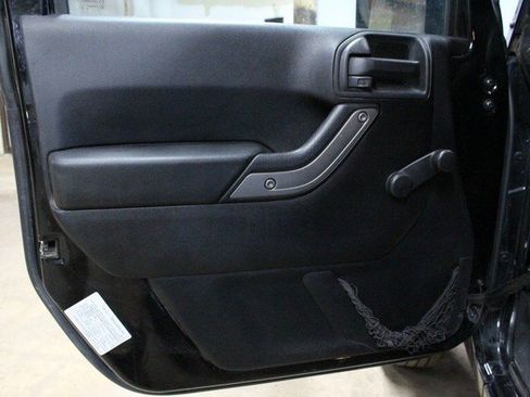 Used 2015 Jeep Wrangler Sport image 13