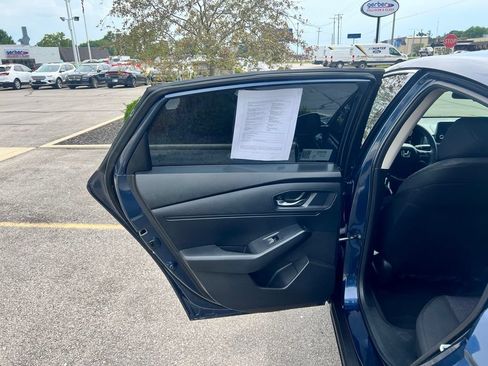 Used 2023 Honda Accord EX image 23