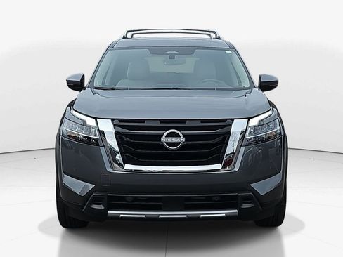 Used 2024 Nissan Pathfinder SL w/ SL Premium Package image 11