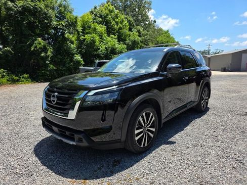Used 2025 Nissan Pathfinder Platinum w/ Cargo Package AWD/4WD image 6