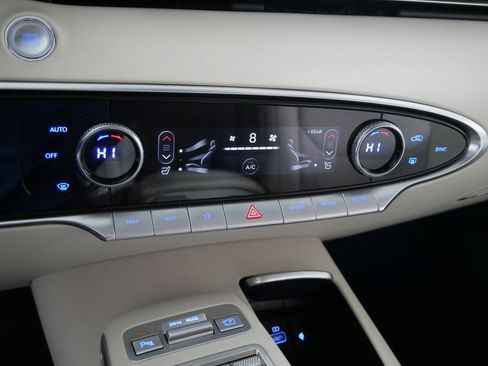 Used 2022 Genesis GV70 2.5T image 23