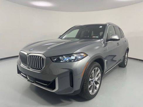 Certified 2025 BMW X5 xDrive50e w/ Parking Assistance Package AWD/4WD image 4
