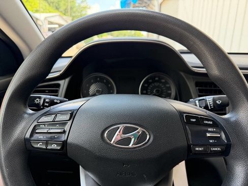 Used 2019 Hyundai Elantra SE w/ Cargo Package FWD image 22