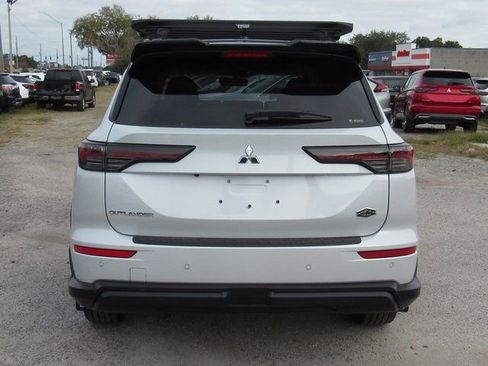 New 2026 Mitsubishi Outlander AWD image 4