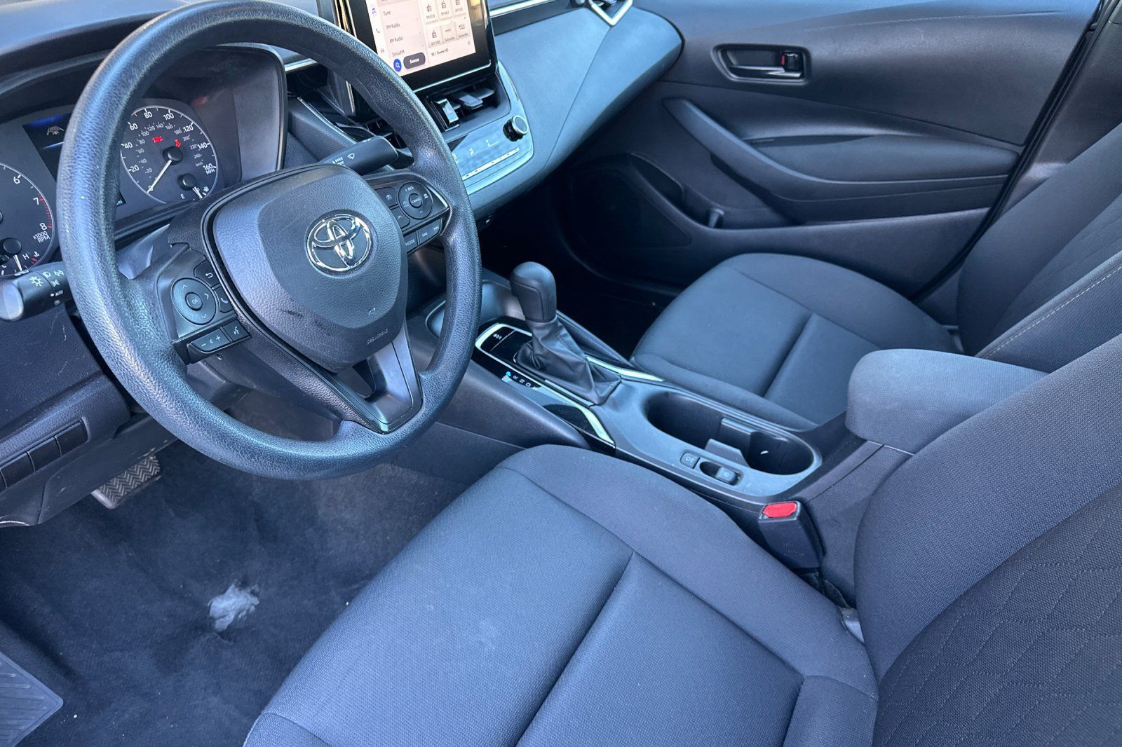 Used 2024 Toyota Corolla LE FWD image 9