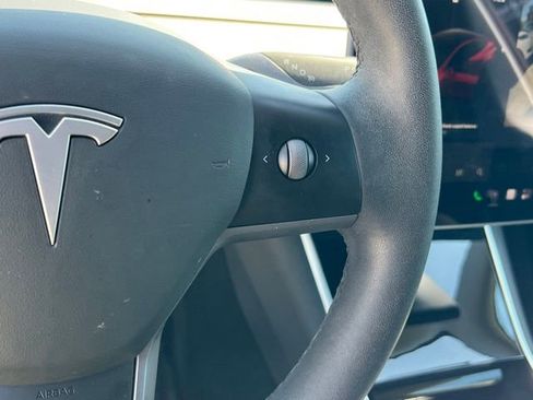 Used 2021 Tesla Model Y Long Range AWD/4WD image 20