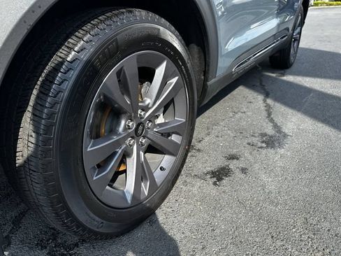 Certified 2025 Ford Explorer Active w/ Active Comfort Package AWD/4WD image 12
