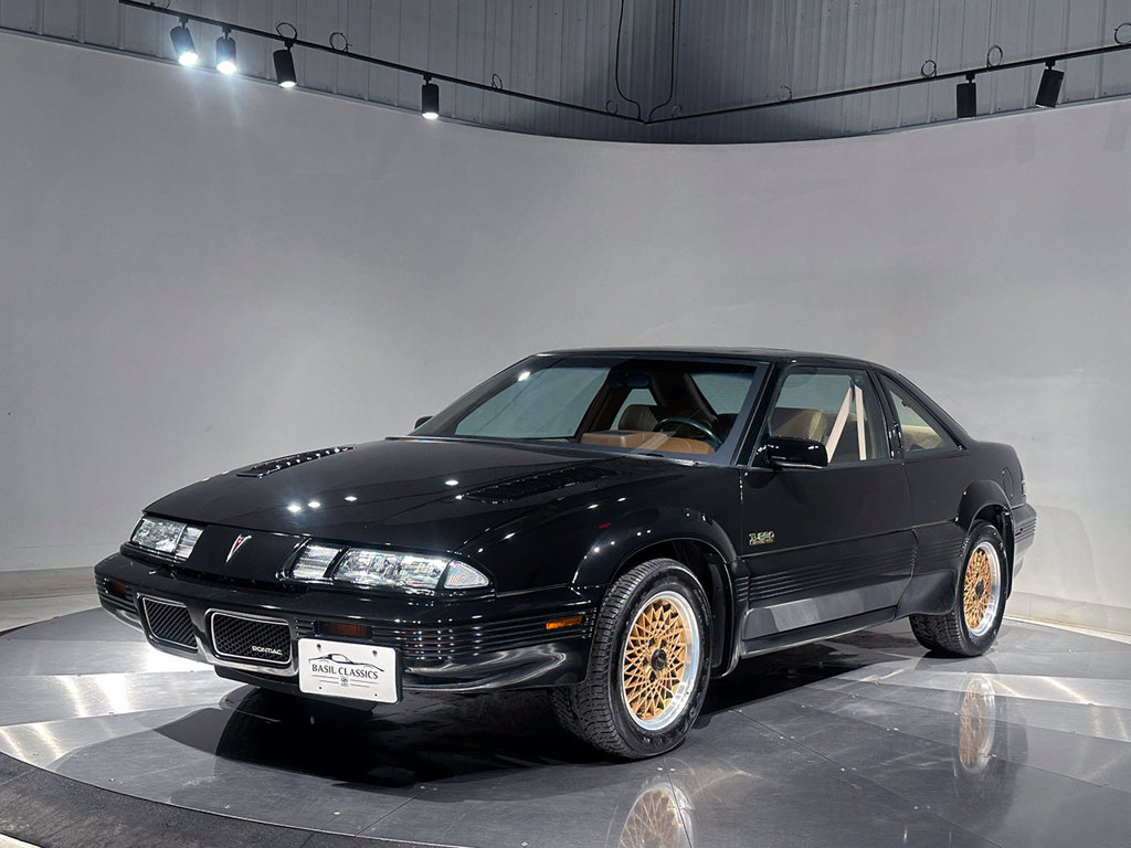 Used 1989 Pontiac Grand Prix SE FWD image 2