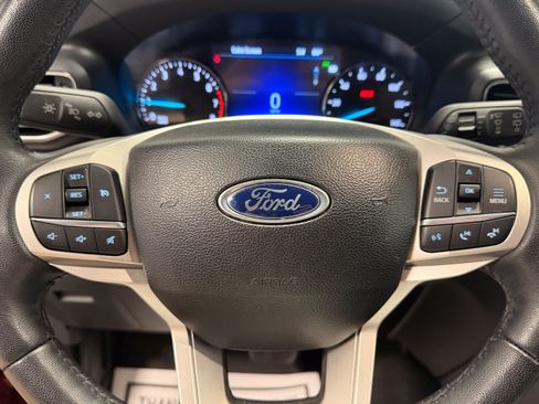 Used 2024 Ford Explorer XLT w/ Equipment Group 202A AWD/4WD image 12