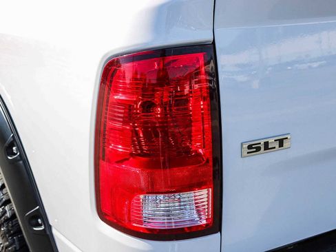 Used 2021 RAM 1500 Classic SLT image 7