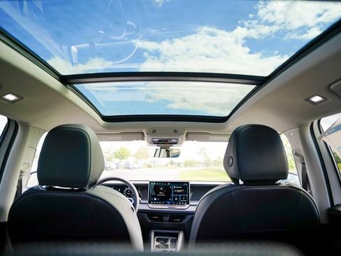 New 2025 Volkswagen Tiguan SE image 29