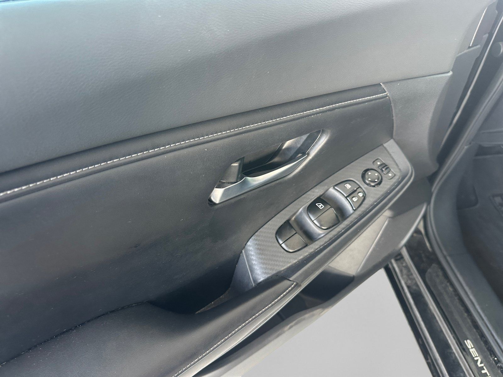 Used 2020 Nissan Sentra SV w/ Lighting Package FWD image 11