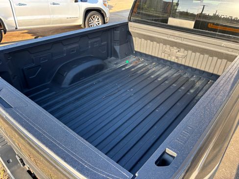 Used 2021 Chevrolet Silverado 2500 LTZ w/ LTZ Plus Package image 6