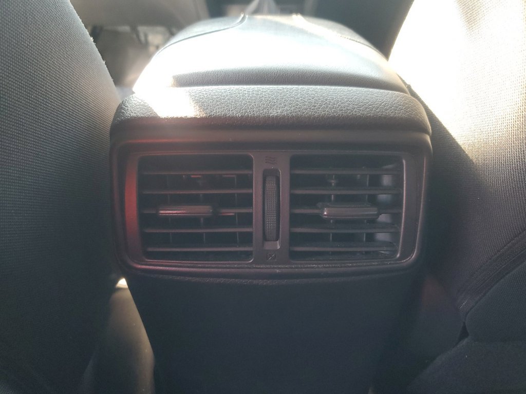 Used 2020 Nissan Rogue SV FWD image 14