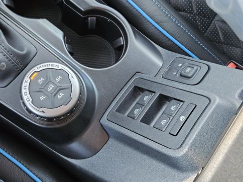 Used 2023 Ford Bronco Wildtrak image 23