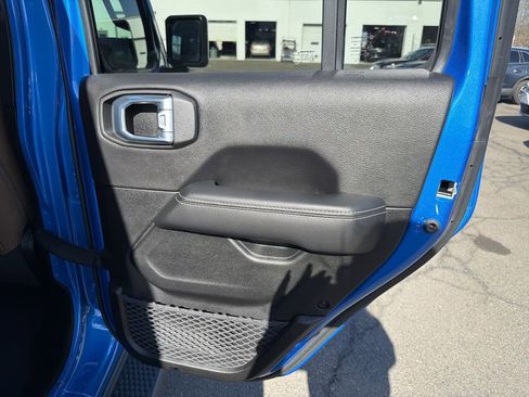 Used 2023 Jeep Wrangler Unlimited Sahara w/ Cold Weather Group AWD/4WD image 17