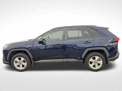 Used 2020 Toyota RAV4 XLE image 2