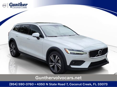 Certified 2023 Volvo V60 B5 Cross Country Plus w/ Climate Package AWD/4WD image 1