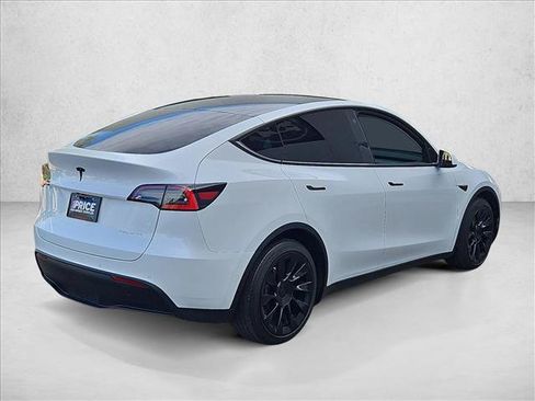 Used 2021 Tesla Model Y Long Range AWD/4WD image 5