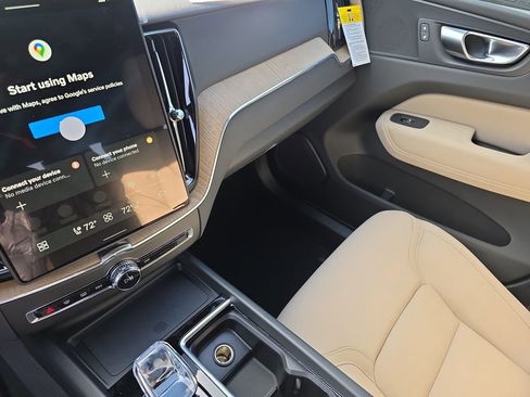 New 2026 Volvo XC60 B5 Plus w/ Protection Package Premier image 18