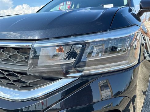 Used 2022 Volkswagen Taos SE image 10