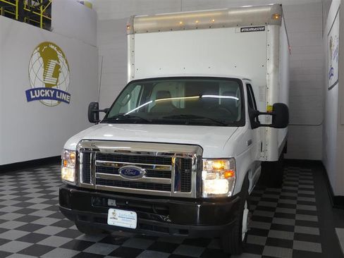 Used 2018 Ford E-350 and Econoline 350 Super Duty image 3