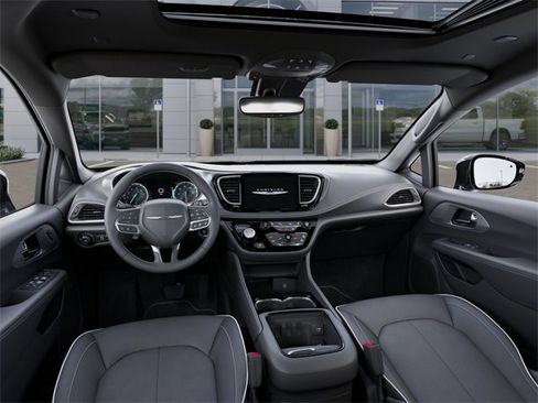 New 2026 Chrysler Pacifica Limited image 14