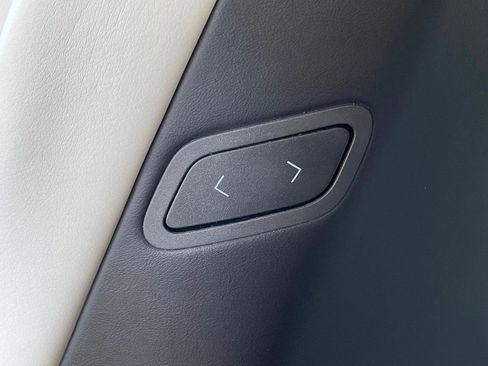 Used 2022 Tesla Model X Plaid image 23