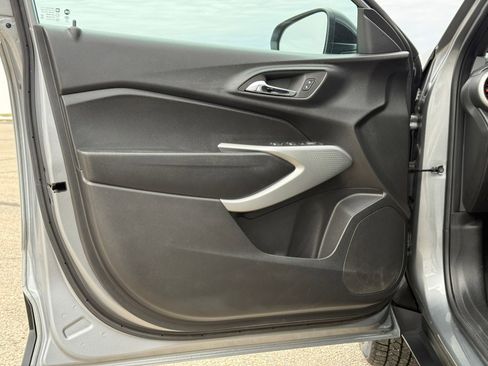 Used 2024 Chevrolet Trax RS image 12