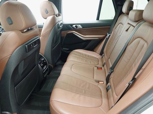 Used 2019 BMW X5 xDrive40i w/ M Sport Package image 40