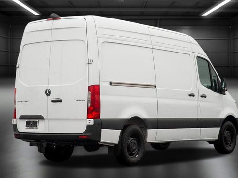 Used 2025 Mercedes-Benz Sprinter 2500 image 10
