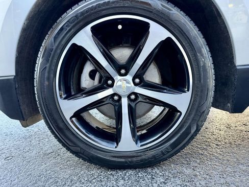 Used 2020 Chevrolet Equinox LT FWD image 22