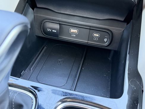 Certified 2025 Kia Telluride EX w/ EX Captain's Chair Package FWD image 26