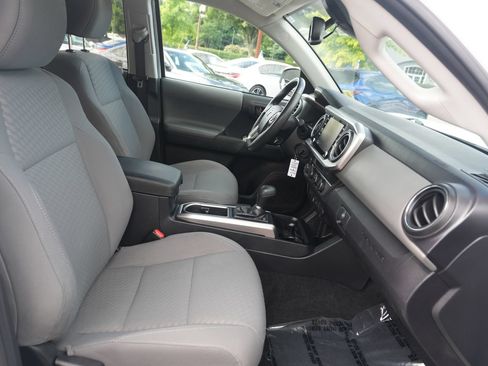 Used 2021 Toyota Tacoma SR5 AWD/4WD image 21